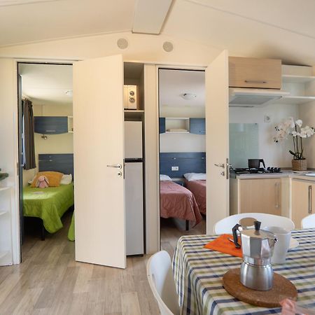 Sereno Camping Holiday Moniga del Garda Zewnętrze zdjęcie