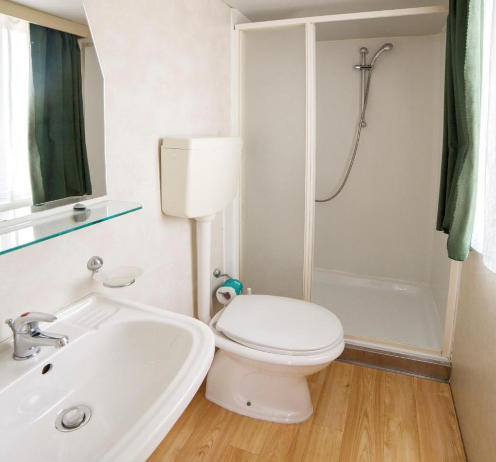Sereno Camping Holiday Moniga del Garda Zewnętrze zdjęcie